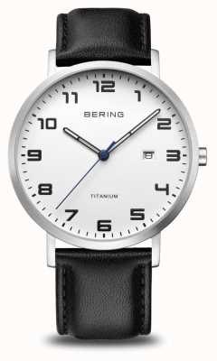Bering Titanio | quadrante bianco con datario | cinturino in pelle nera | cassa in titanio spazzolato 18640-404